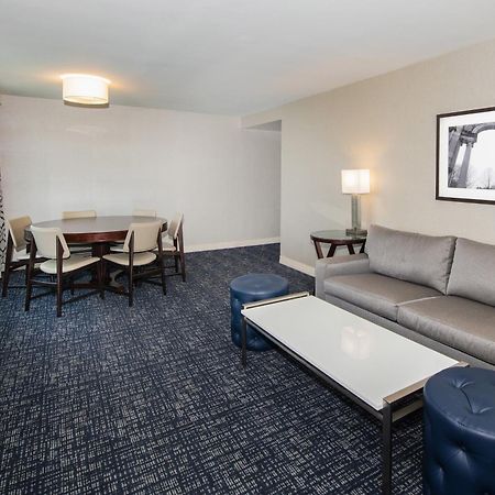 Sheraton Suites Philadelphia Airport Exteriör bild